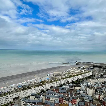 Emilie, Le Treport, Centre-ville, Normandie *